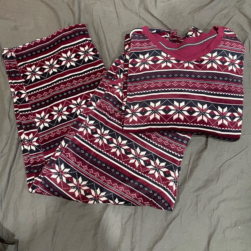 Nautica Women's Pajama Set in Burgundy and White